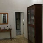 Rent a room of 95 m² in Napoli