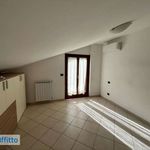 Rent 4 bedroom apartment of 90 m² in Roma