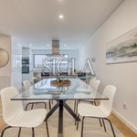 Rent 2 bedroom apartment of 108 m² in Vila Nova de Gaia