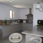 Rent 4 bedroom house of 93 m² in Cladech