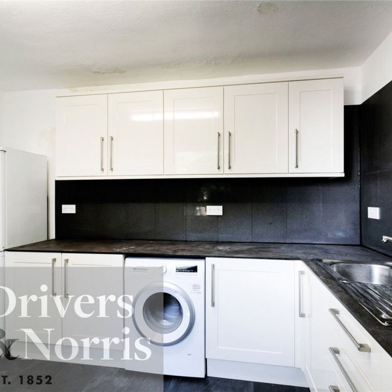 3 bed Flat/Apartment New Instruction Simmons House, Holloway £2,750 PCM Fees Apply Goodmayes