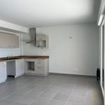 Rent 3 bedroom apartment of 60 m² in Cadenet