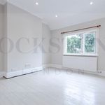Rent 3 bedroom flat in Golders Green
