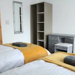 4 bedroom apartment of 1009857 m² in Bury