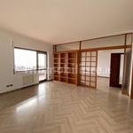 Rent 5 bedroom apartment of 195 m² in Napoli