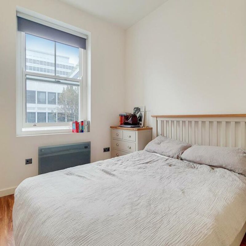 1 bedroom flat for rent in Putney High Street, London, SW15