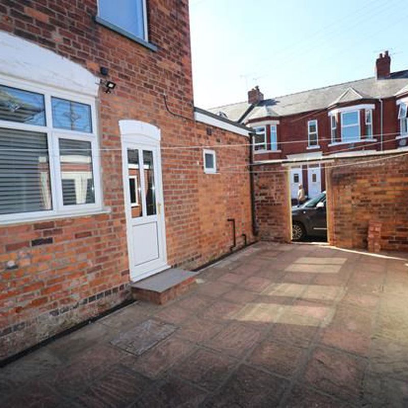 Terraced house to rent in Room 5 @ 60 Derrington Ave, Crewe CW2