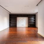 Rent 5 bedroom apartment of 181 m² in Barcelona
