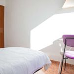 Rent a room of 93 m² in Madrid