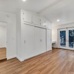 Rent a room of 111 m² in Woodland Hills