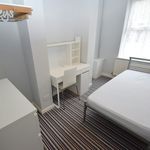 Rent 6 bedroom flat in Stoke-on-Trent