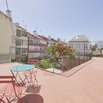 Rent a room of 300 m² in Lisbon
