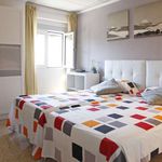 Rent 4 bedroom apartment of 119 m² in València