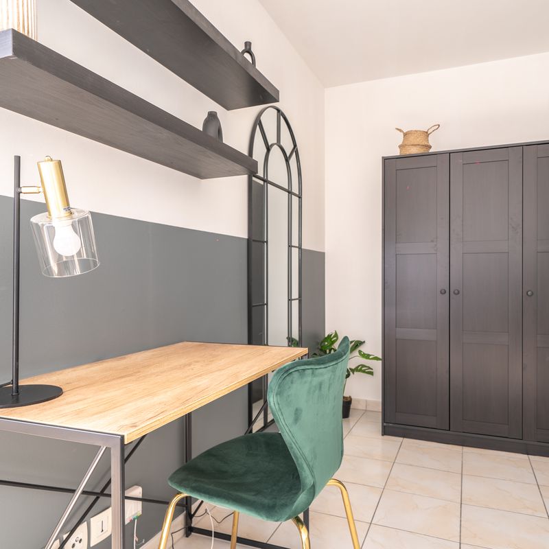 Move into this large 15 m² room in a coliving space for rent in Nantes Rezé