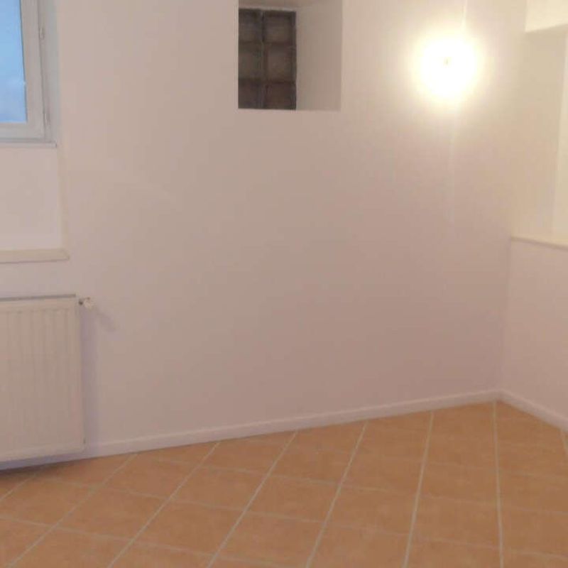 Location appartement 3 pièces 78 m² Vienne (38200)