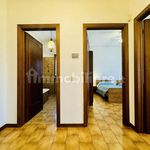 Affitto 5 camera casa di 140 m² in Milano
