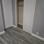 Rent 3 bedroom apartment of 139 m² in Hemet