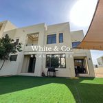 Rent 3 bedroom house of 376 m² in Dubai