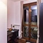 Rent a room of 151 m² in Milan