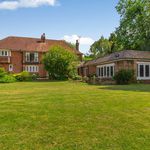 Rent 5 bedroom house in Solihull