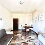 Affitto 2 camera casa di 75 m² in Milano
