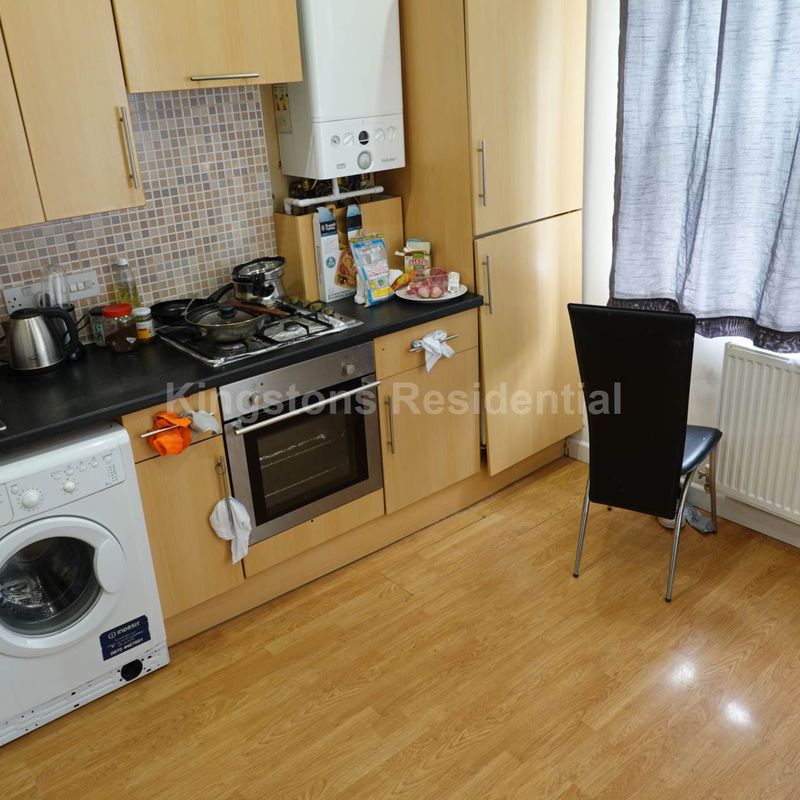 Price £800 pcm - Available 01/07/2024 - Part Furnished Roath