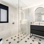 Rent 5 bedroom house of 210 m² in Marbella