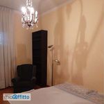 Affitto 4 camera appartamento di 100 m² in Torino