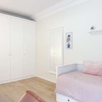 Rent a room of 240 m² in São Domingos de Rana