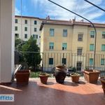 Affitto 5 camera appartamento di 99 m² in Firenze