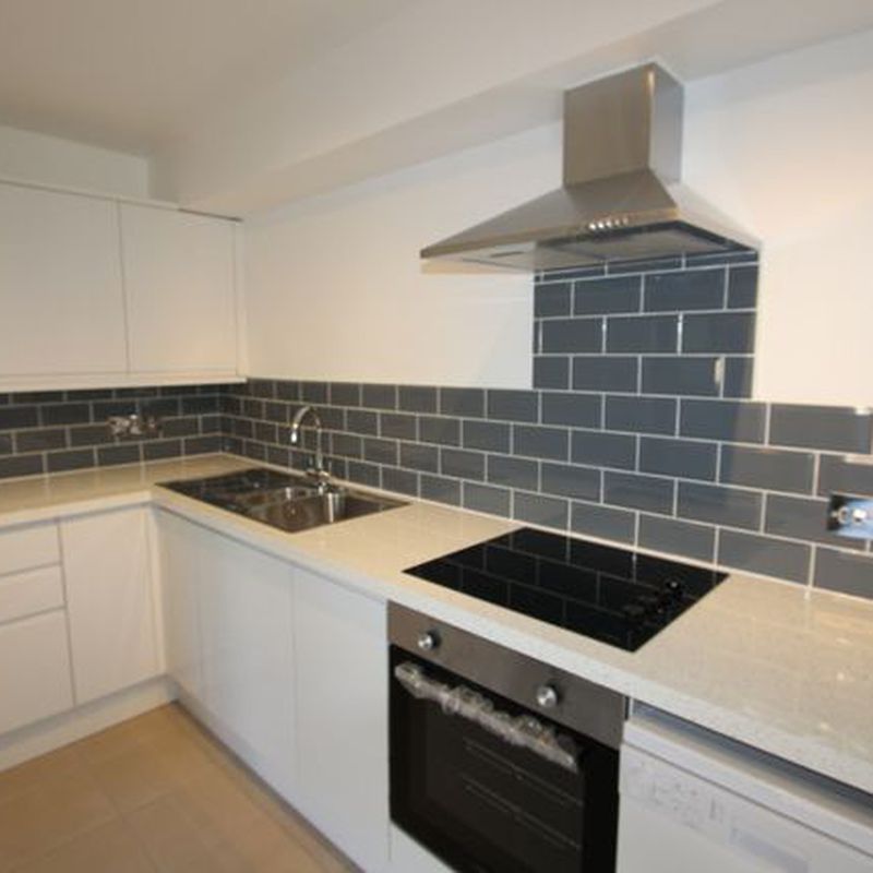 Flat to rent in Maresfield, Park Hill CR0