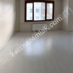 İstanbul konumunda 4 yatak odalı 120 m² daire