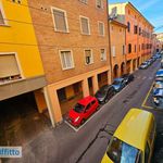 Affitto 4 camera appartamento di 127 m² in Bologna