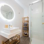 Rent 2 bedroom apartment of 150 m² in València