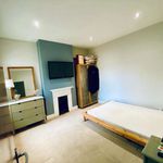 Rent a room of 93 m² in London