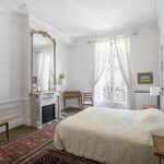 Rent 3 bedroom apartment of 185 m² in Paris