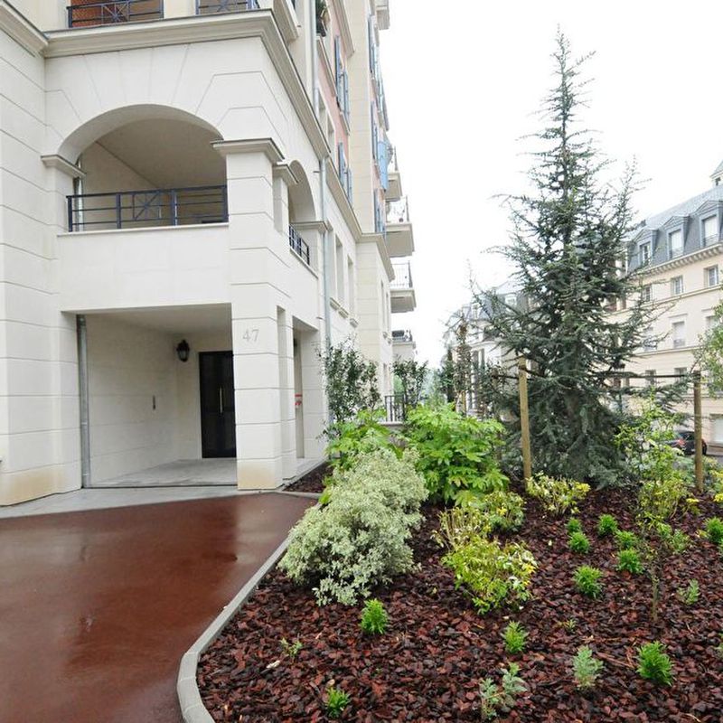 Location appartement 2 pièces, 43.68m², Le Plessis-Robinson