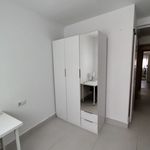 Rent 4 bedroom apartment of 85 m² in Barcelona