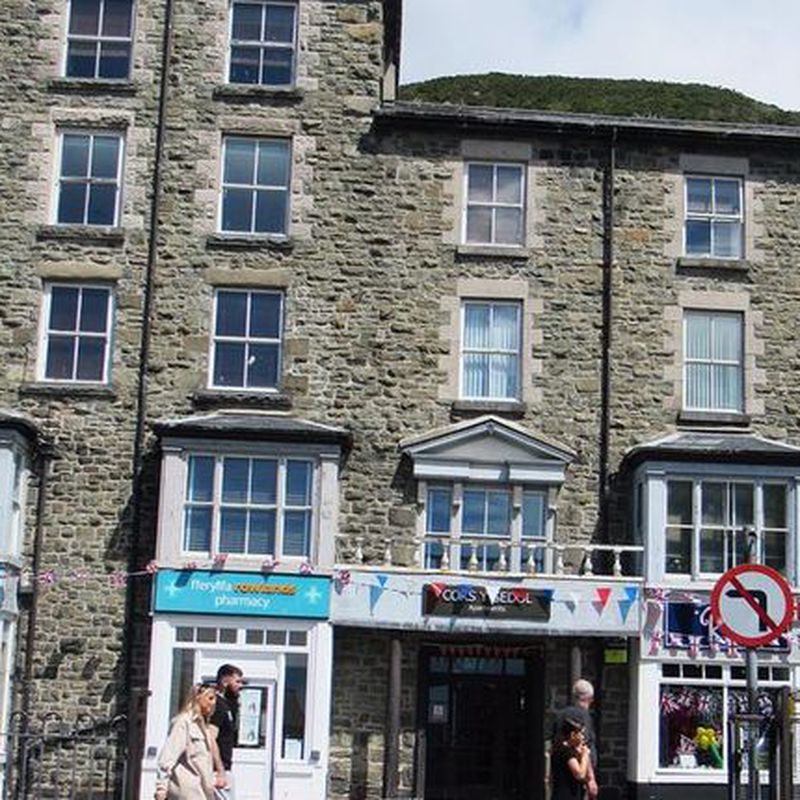 Flat to rent in High Street, Barmouth LL42