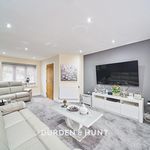 Rent 5 bedroom apartment in Chigwell
