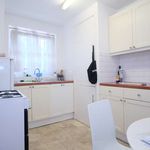 Rent a room of 100 m² in London