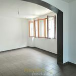 Rent 5 bedroom house of 111 m² in Tencin