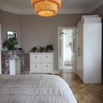 Rent 4 bedroom apartment of 220 m² in Ixelles