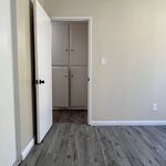 Rent 2 bedroom apartment of 89 m² in Long Beach