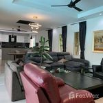 Rent 5 bedroom house of 550 m² in Phuket