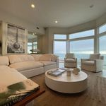Rent 4 bedroom apartment of 236 m² in Manhattan Beach