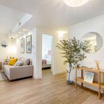 Rent 4 bedroom apartment of 200 m² in Granada