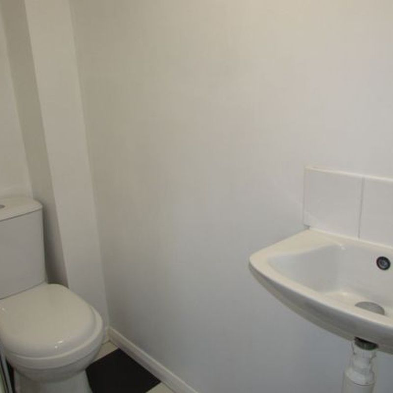Room to rent in Room 5, 417 Scarborough Avenue, Stevenage, Hertfordshire SG1