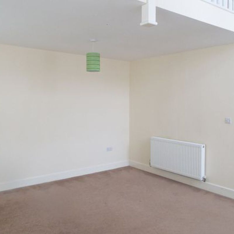 Flat to rent in Old School Lane, Creswell, Worksop S80