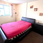 Rent 3 bedroom flat in Farnborough